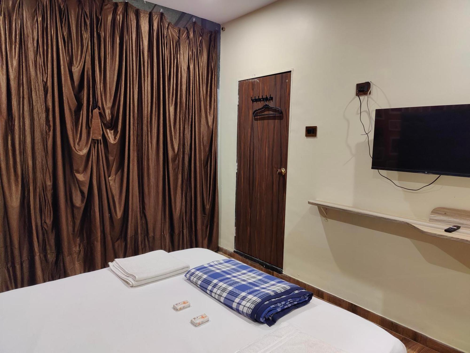 Hotel Garden View Inn - Near Nesco Мумбаи Экстерьер фото